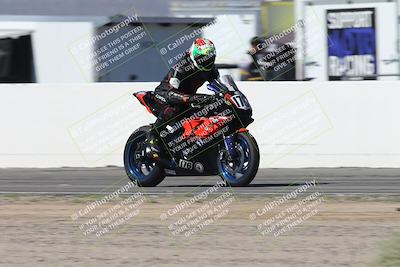media/Oct-05-2025-CVMA (Sun) [[beeef4f201]]/Race 2-Supersport Middleweight/